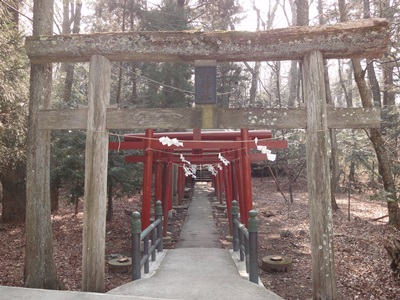 新屋山神社 (1).JPG